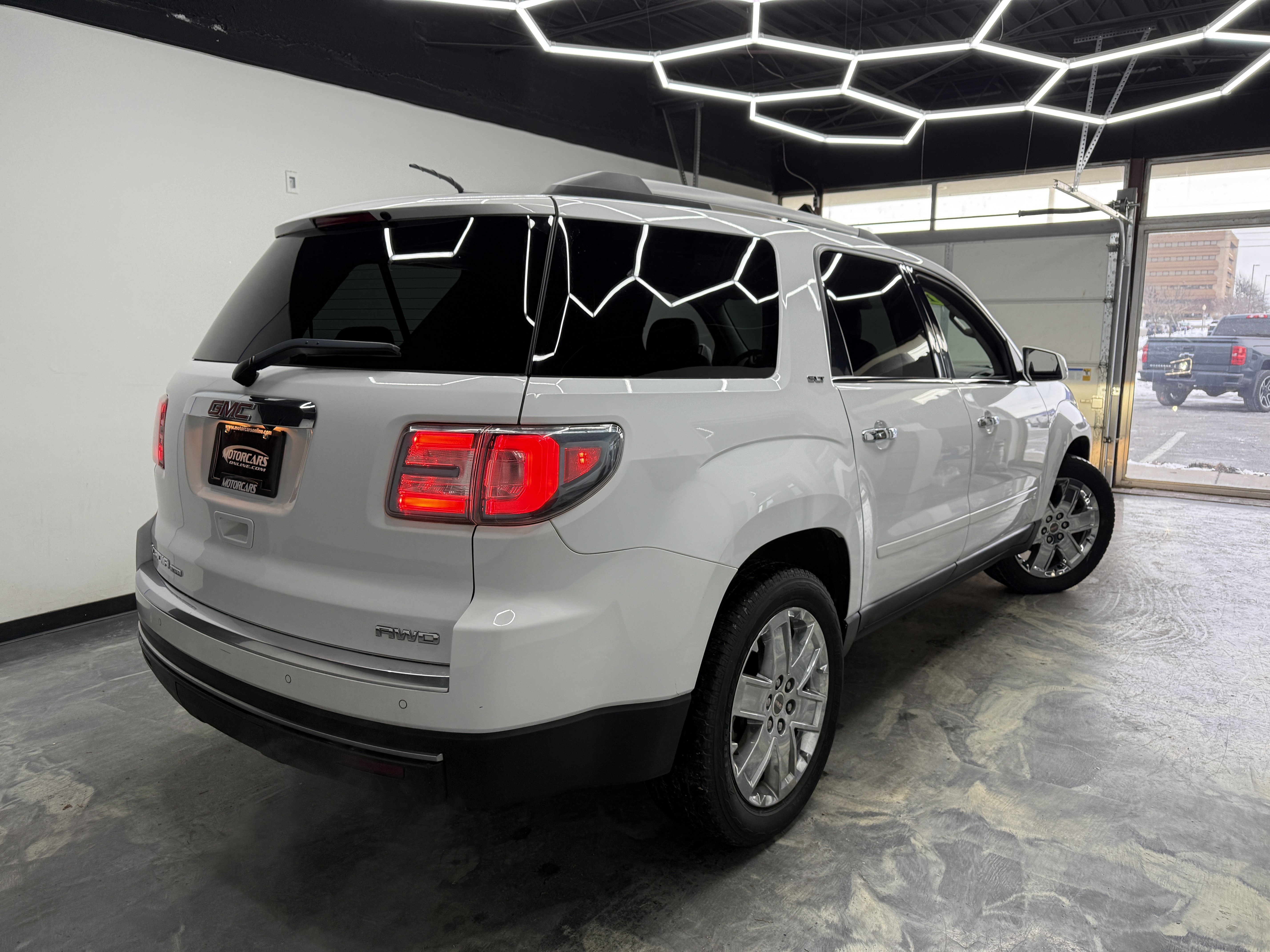 Used 2017 GMC Acadia Limited SLT image 5