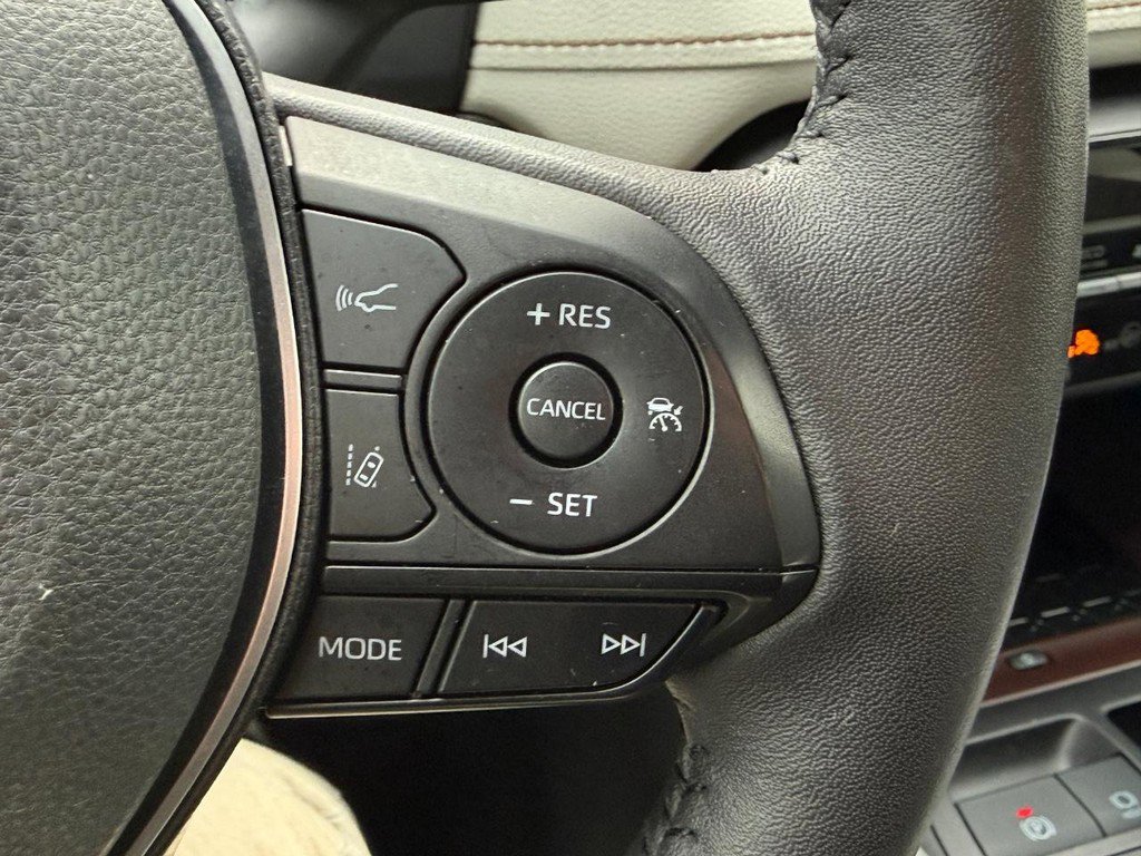 Used 2023 Toyota RAV4 Limited image 20