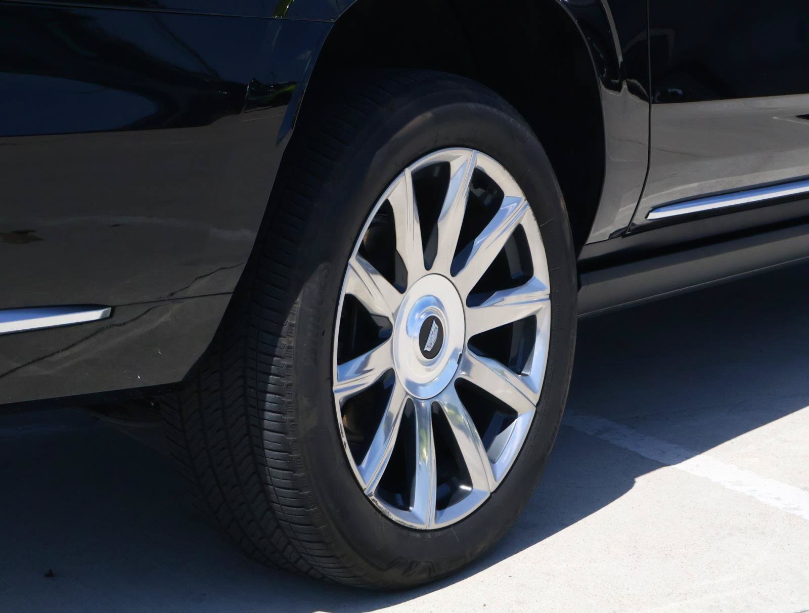 Certified 2024 Cadillac Escalade ESV Premium Luxury Platinum AWD/4WD image 12