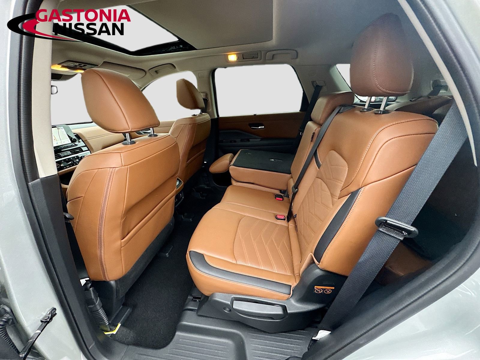 Used 2025 Nissan Pathfinder Platinum w/ Cargo Package image 33