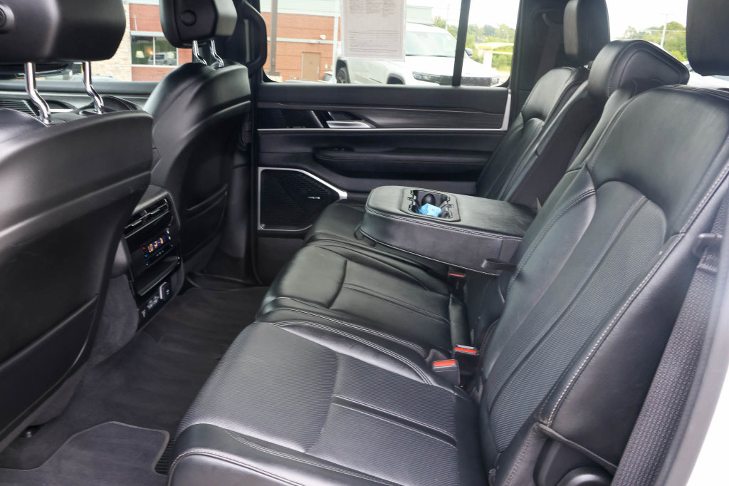 Used 2024 Jeep Wagoneer Series II w/ Flexible Seating Group RWD image 14