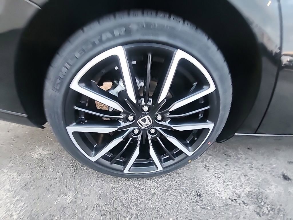 Used 2024 Honda Accord Touring image 11
