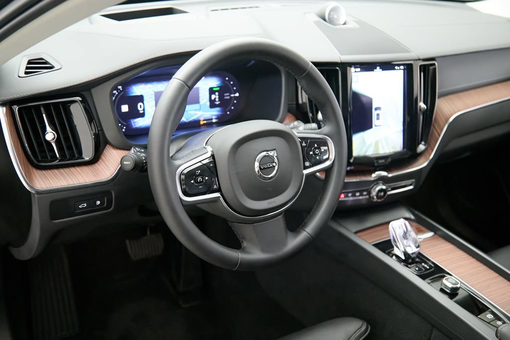 Certified 2023 Volvo XC60 T8 Ultimate w/ Climate Package AWD/4WD image 13