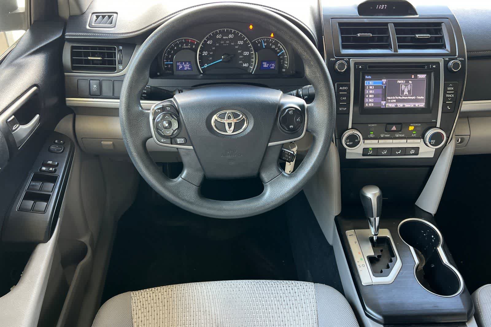 Used 2014 Toyota Camry LE FWD image 16