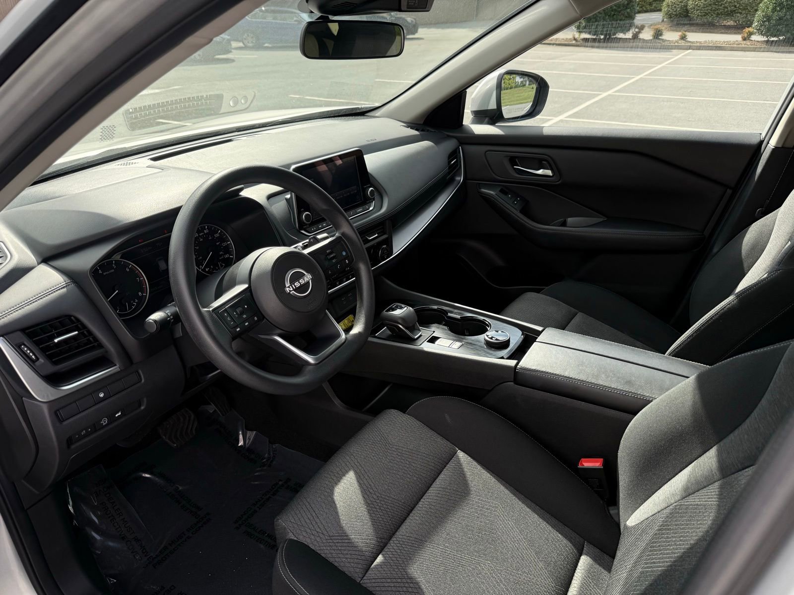 Used 2024 Nissan Rogue SV image 14