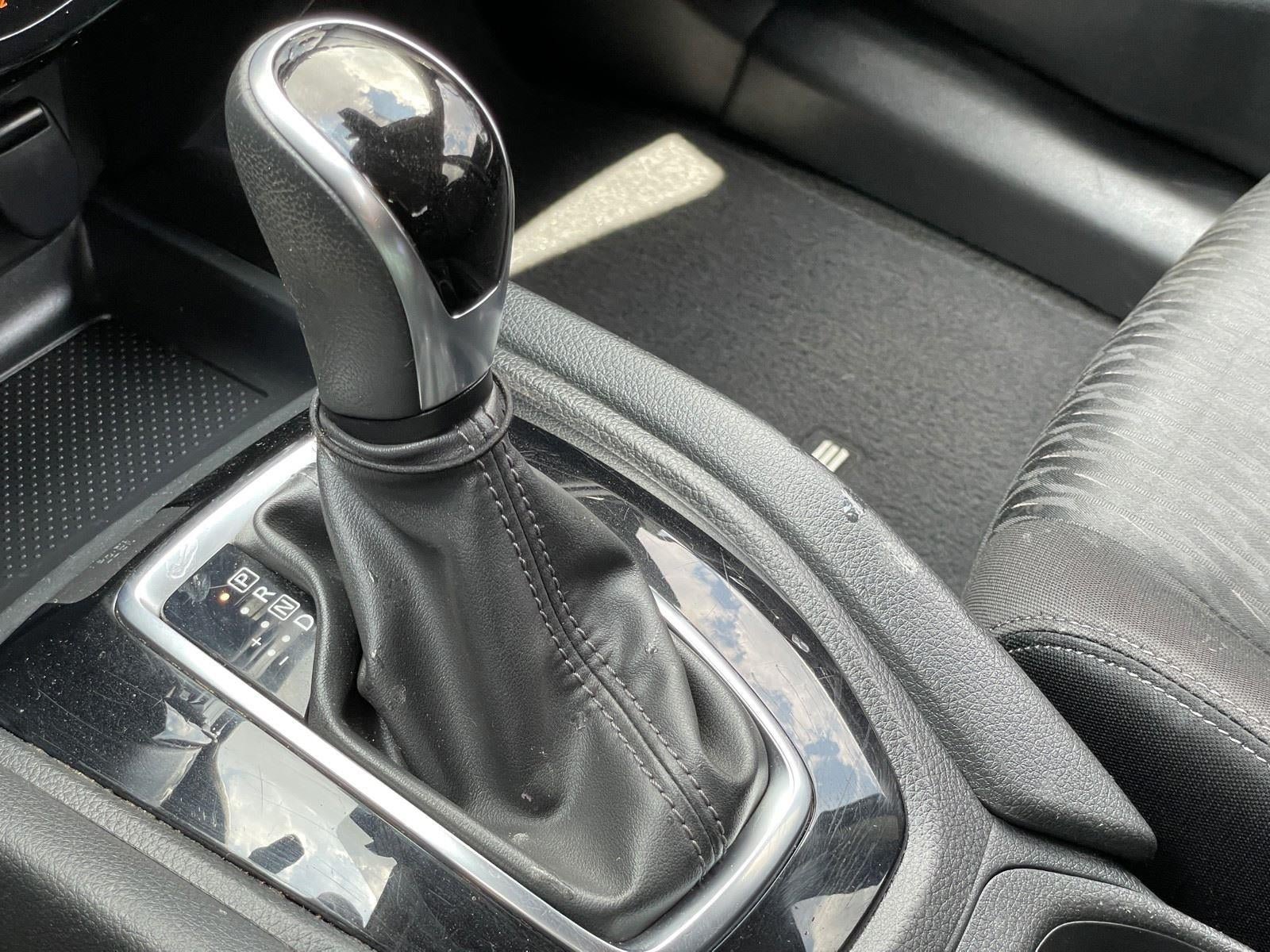 Used 2019 Nissan Rogue SV FWD image 27