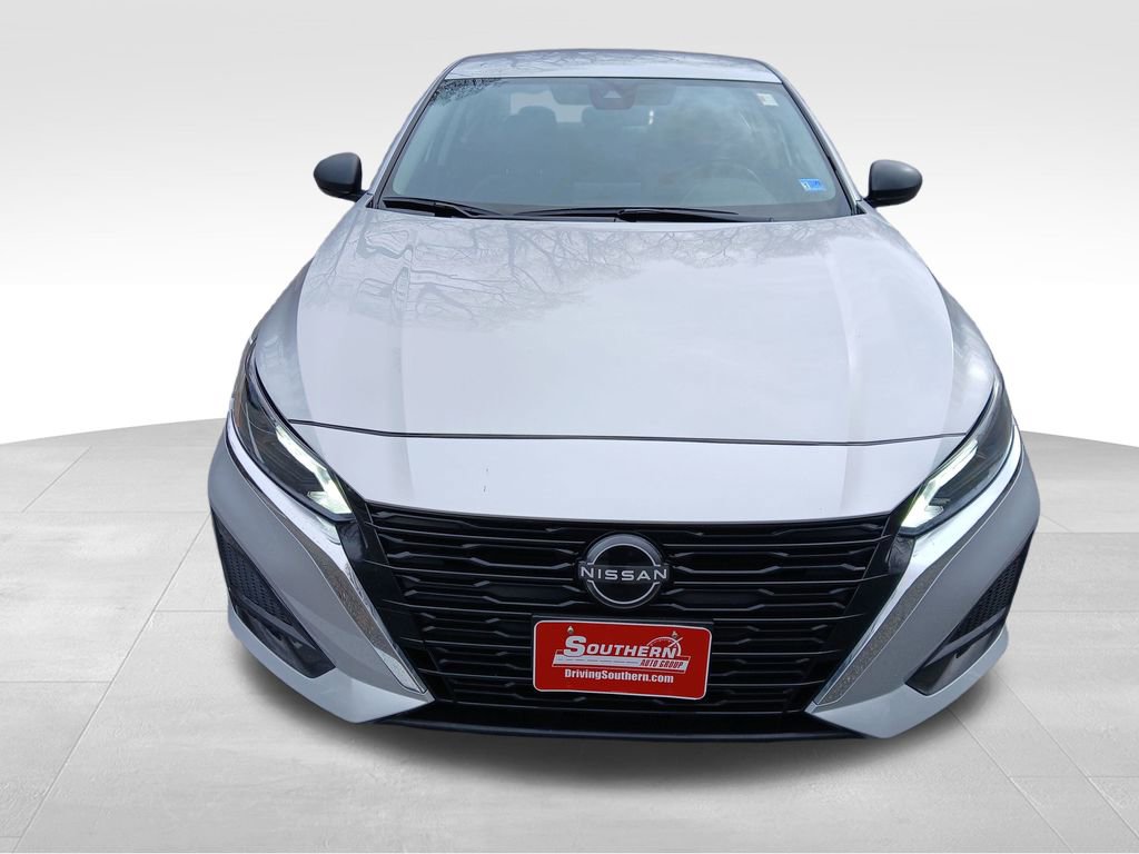 Used 2024 Nissan Altima 2.5 SV image 9