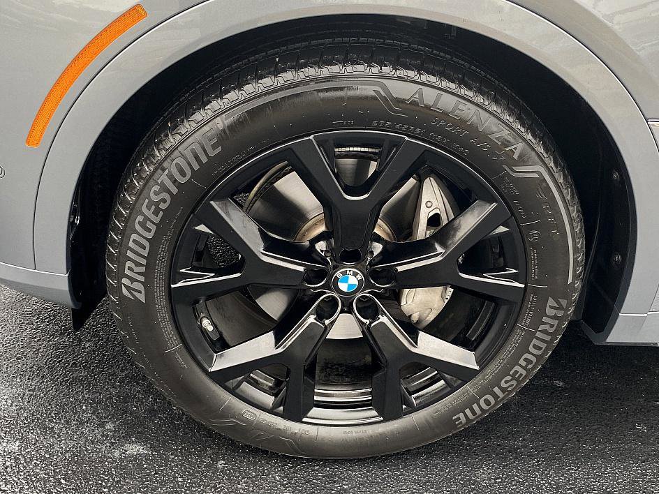 Used 2025 BMW X7 xDrive40i image 9