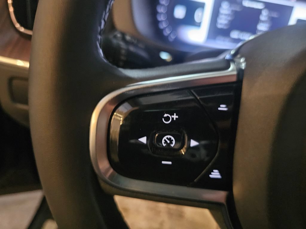 Certified 2023 Volvo XC60 B5 Plus w/ Climate Package AWD/4WD image 20