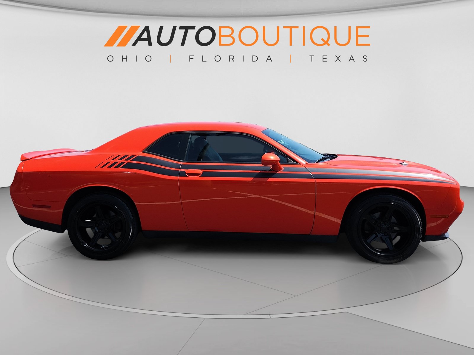 Used 2019 Dodge Challenger SXT RWD image 6