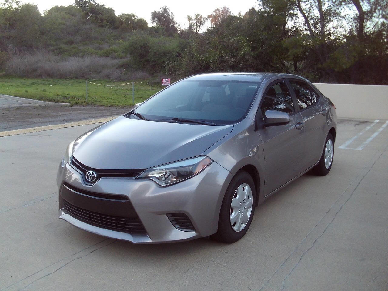 Used 2015 Toyota Corolla LE image 4