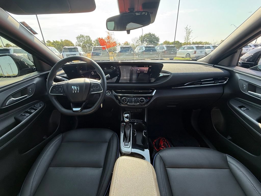 Used 2025 Buick Envista Sport Touring w/ Experience Buick Package FWD image 27