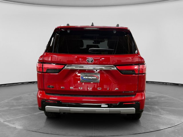 Used 2025 Toyota Sequoia Limited w/ Tow Technology Package AWD/4WD image 4