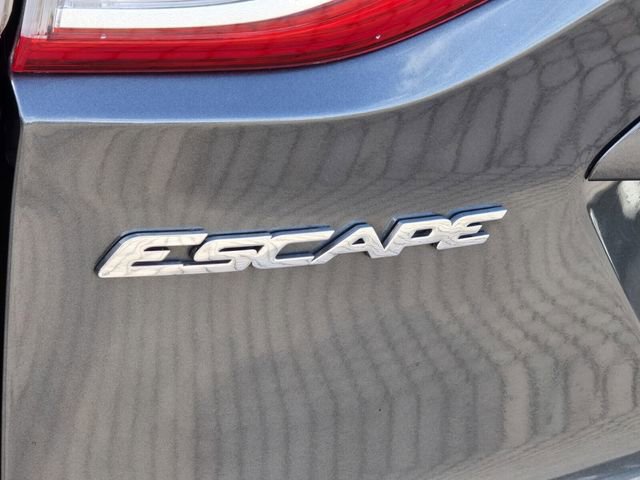 Used 2016 Ford Escape SE w/ Equipment Group 201A AWD/4WD image 10