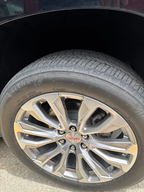 Used 2024 GMC Yukon Denali RWD image 23