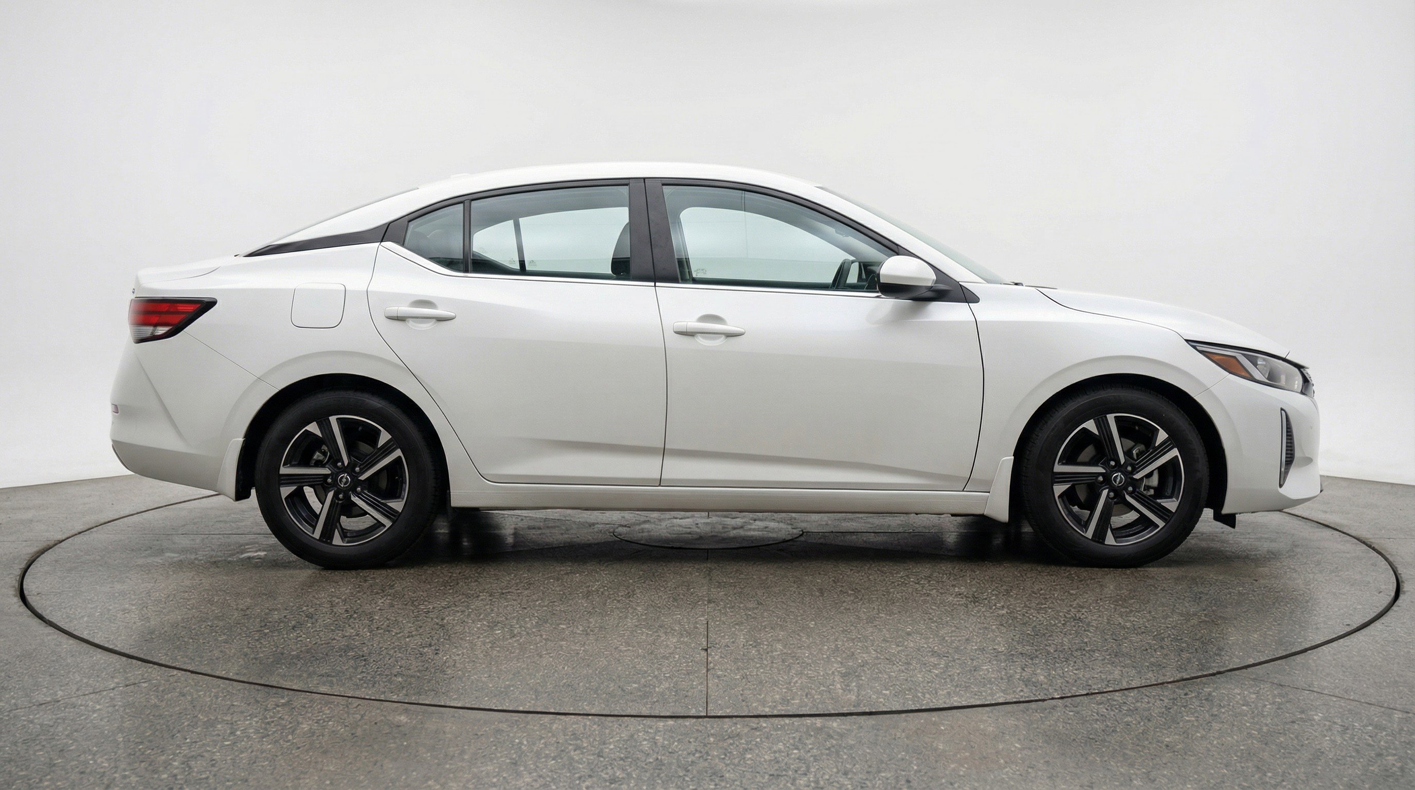 Used 2025 Nissan Sentra SV image 11