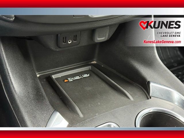 Used 2023 Chevrolet Traverse LT image 29