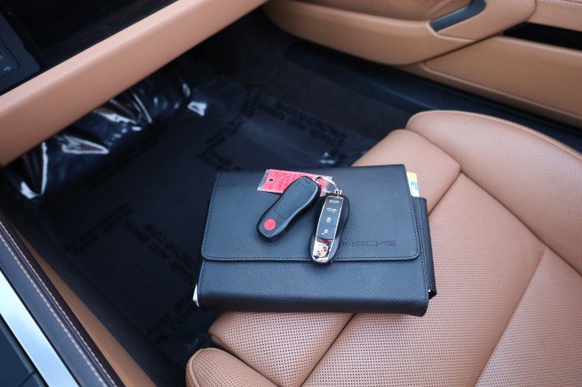 Used 2018 Porsche 718 Boxster S image 39