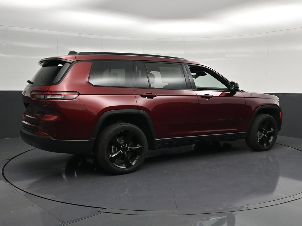 Used 2023 Jeep Grand Cherokee L Laredo AWD/4WD image 3