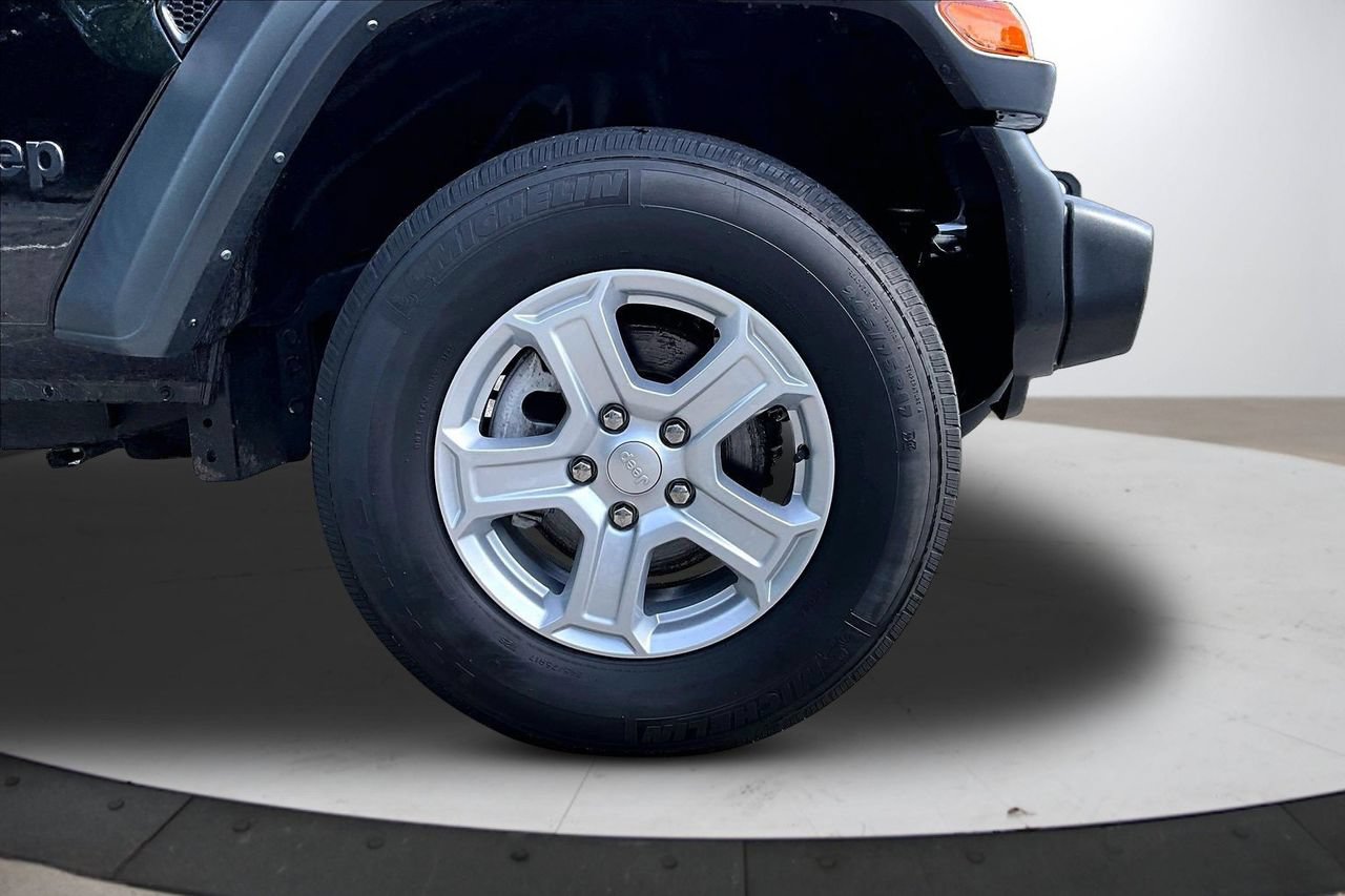 Used 2023 Jeep Wrangler Unlimited Sport AWD/4WD image 32