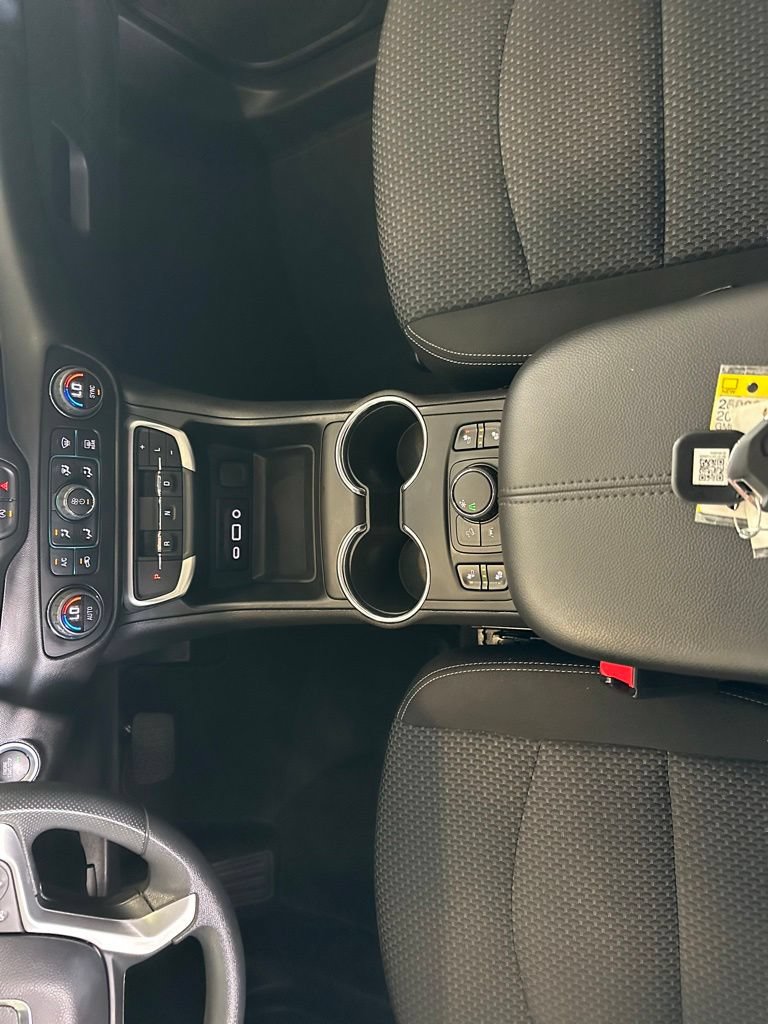 Used 2024 GMC Terrain SLE w/ Driver Convenience Package FWD image 22