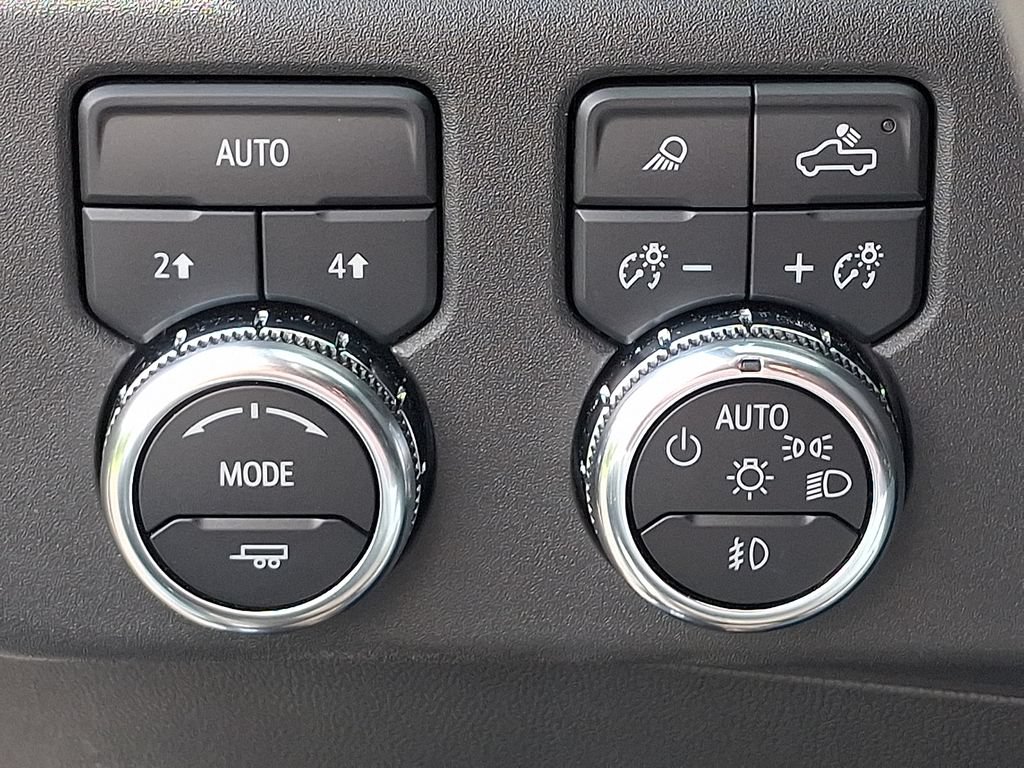 Used 2024 GMC Sierra 1500 SLT AWD/4WD image 23