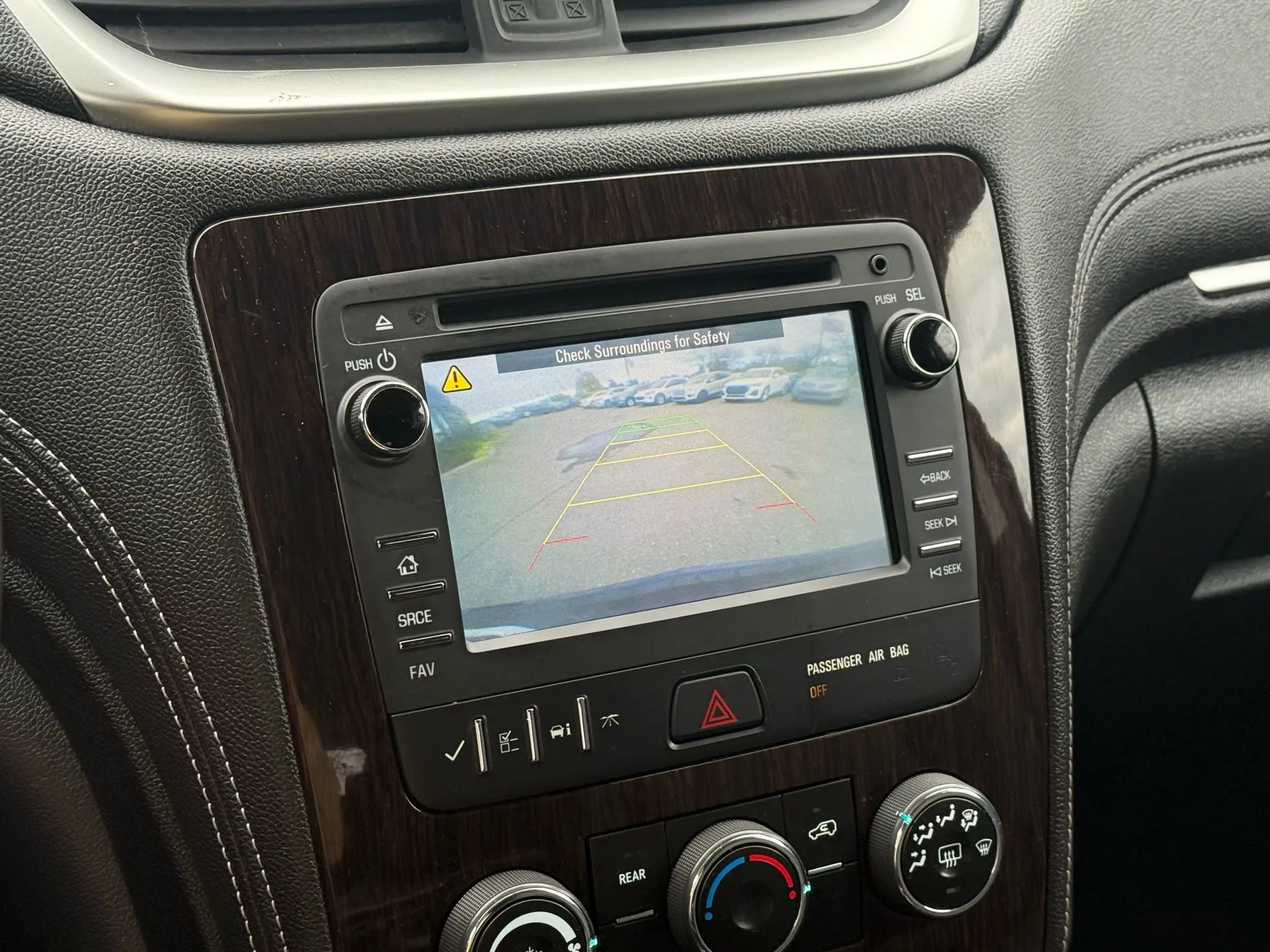 Used 2017 Chevrolet Traverse LT w/ Style and Technology Package image 24