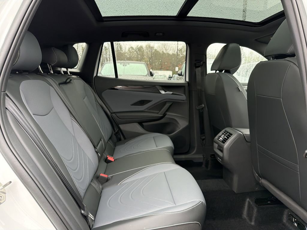 New 2026 Volkswagen Tiguan SE R-Line image 17