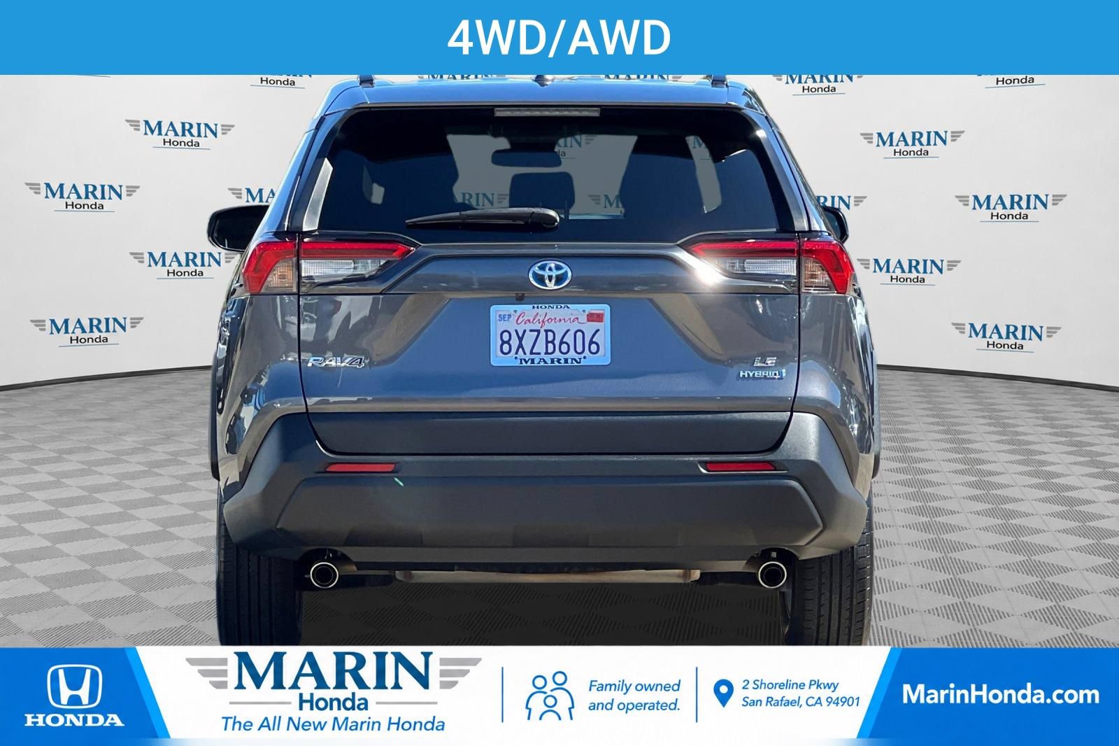 Used 2021 Toyota RAV4 LE w/ Carpet Mat Package (TMS) AWD/4WD image 4