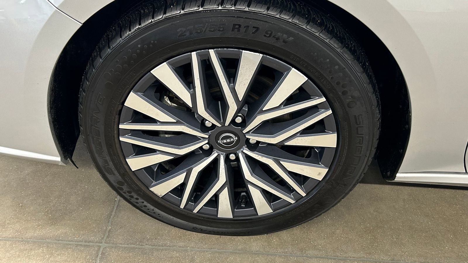 Used 2024 Nissan Altima 2.5 SV image 9