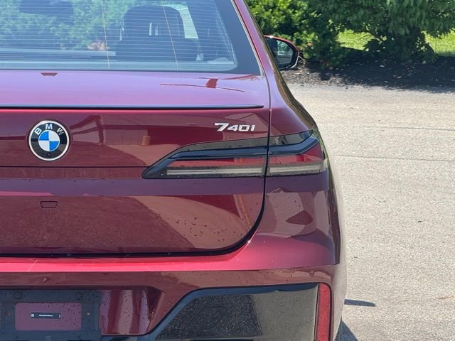 Certified 2026 BMW 740i xDrive AWD/4WD image 7