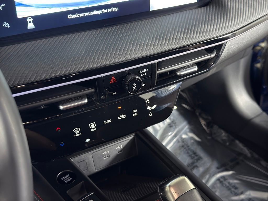 Certified 2025 Nissan Kicks SR AWD/4WD image 20