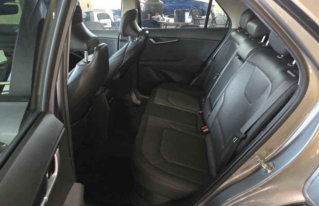 Used 2023 Kia Niro FWD image 45