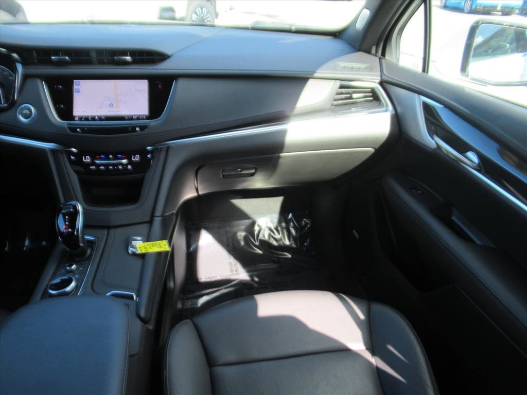 Used 2025 Cadillac XT5 Premium Luxury image 13