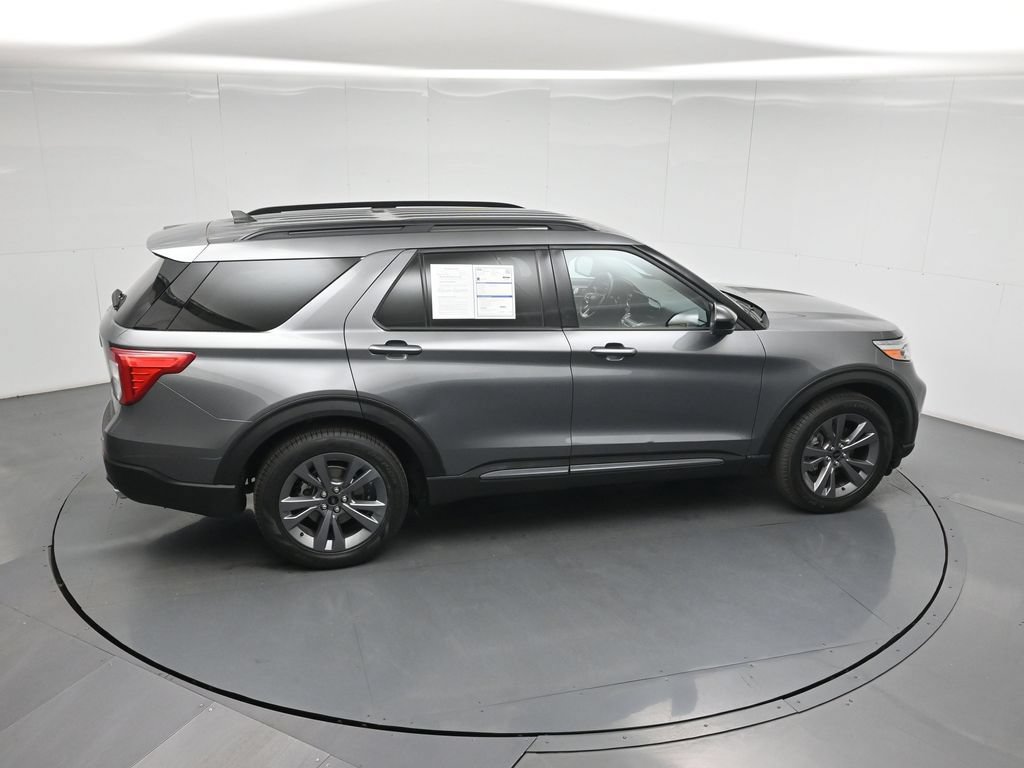 Certified 2023 Ford Explorer XLT w/ Equipment Group 202A RWD image 39