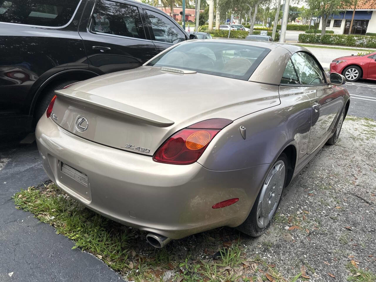 Used 2004 Lexus SC 430 Base 2dr Convertible image 3
