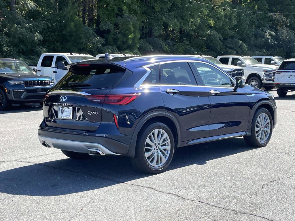 Used 2023 INFINITI QX50 Luxe FWD image 8