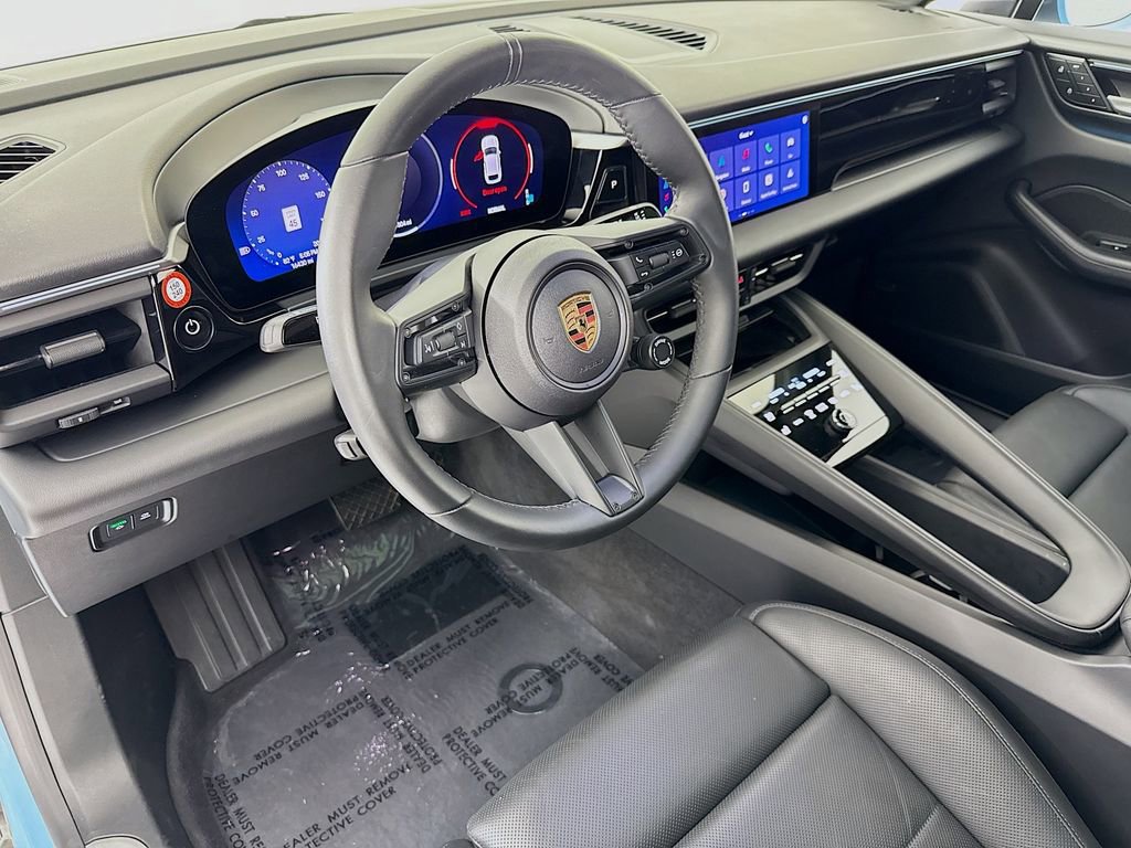Certified 2024 Porsche Macan 4 Electric image 4