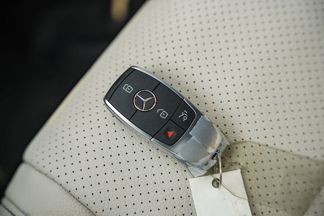 Used 2025 Mercedes-Benz GLE 450e 4MATIC image 47