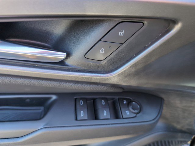 New 2026 Chevrolet Equinox EV LT image 24