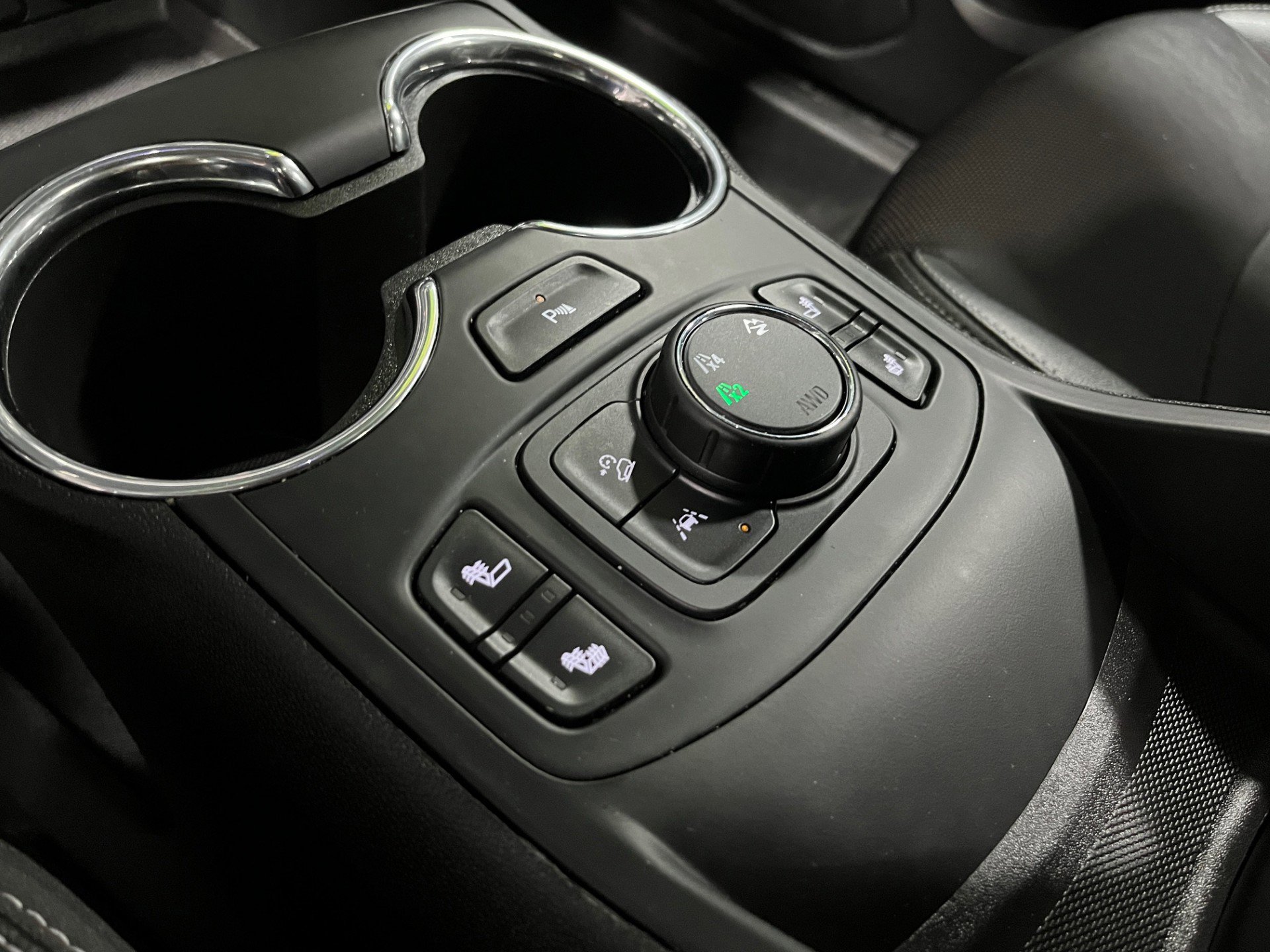 Certified 2022 GMC Terrain SLT w/ Infotainment Package II image 13