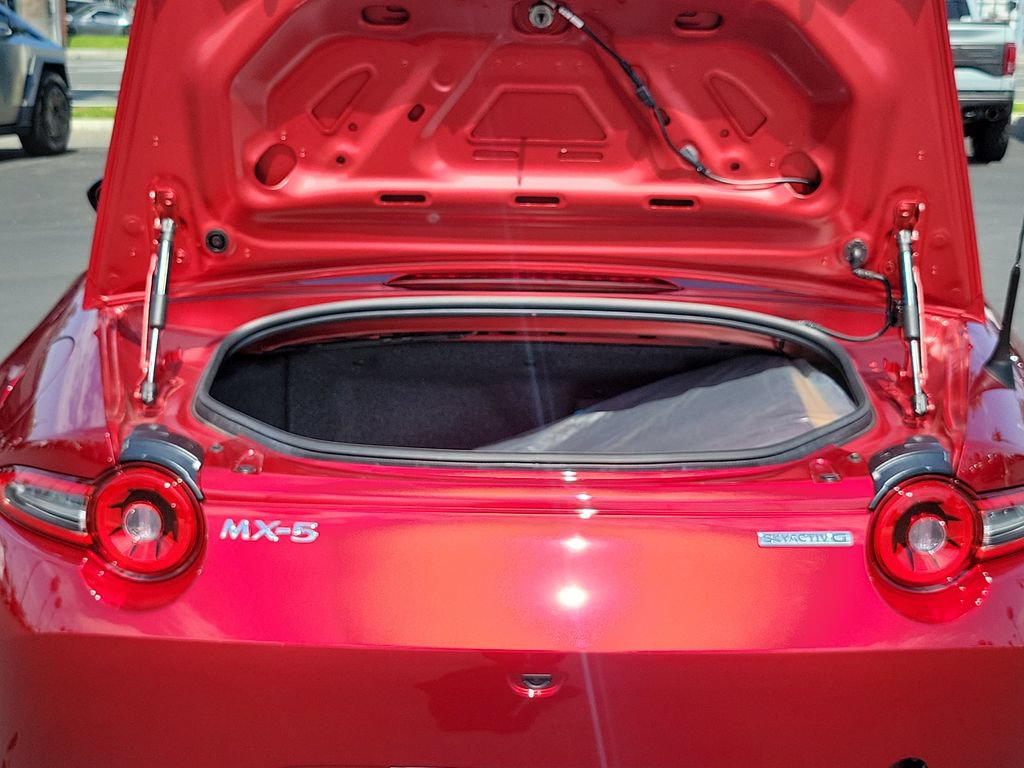 New 2026 MAZDA MX-5 Miata Club w/ Interior Package RWD image 21
