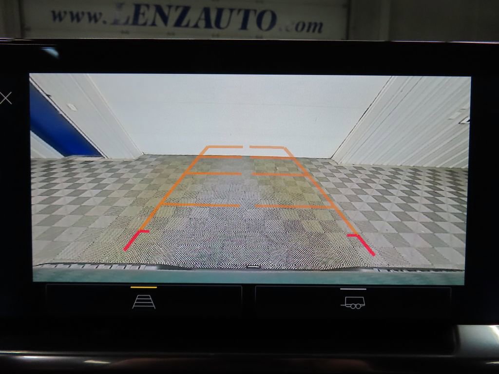 Used 2025 Chevrolet Silverado 1500 LT image 18