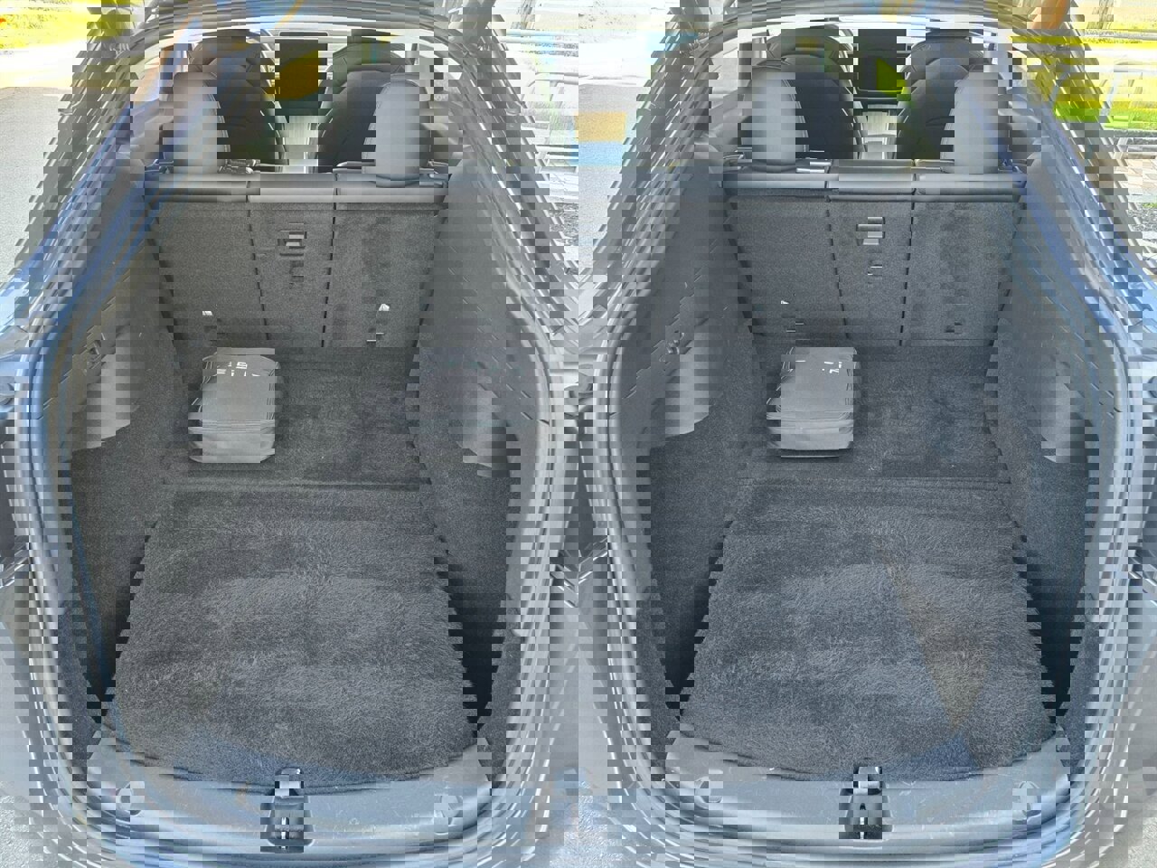 Used 2021 Tesla Model Y Long Range image 18