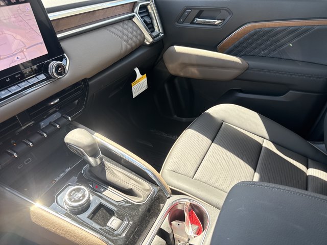 New 2026 GMC Canyon Denali w/ LPO, Denali Black Edition AWD/4WD image 19