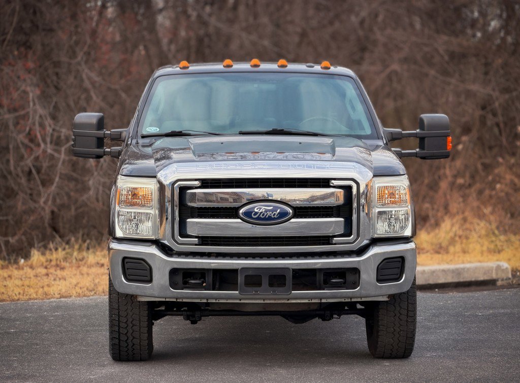 Used 2011 Ford F250 XLT w/ XLT Interior Pkg image 2