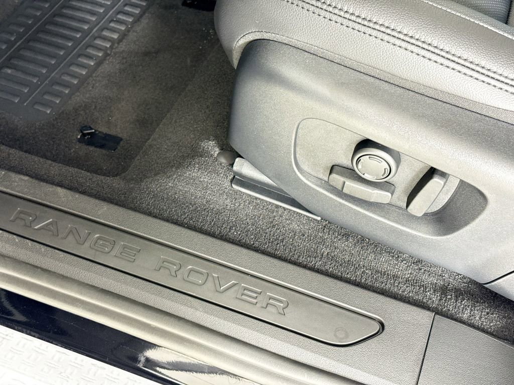 New 2026 Land Rover Range Rover Evoque S image 18