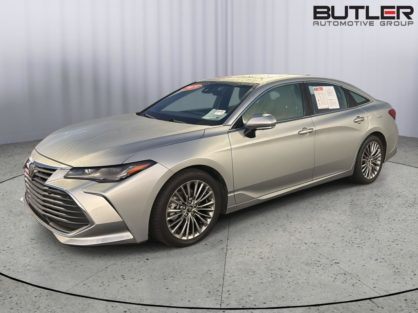 Used 2019 Toyota Avalon Limited w/ Advanced Safety Package FWD image 2