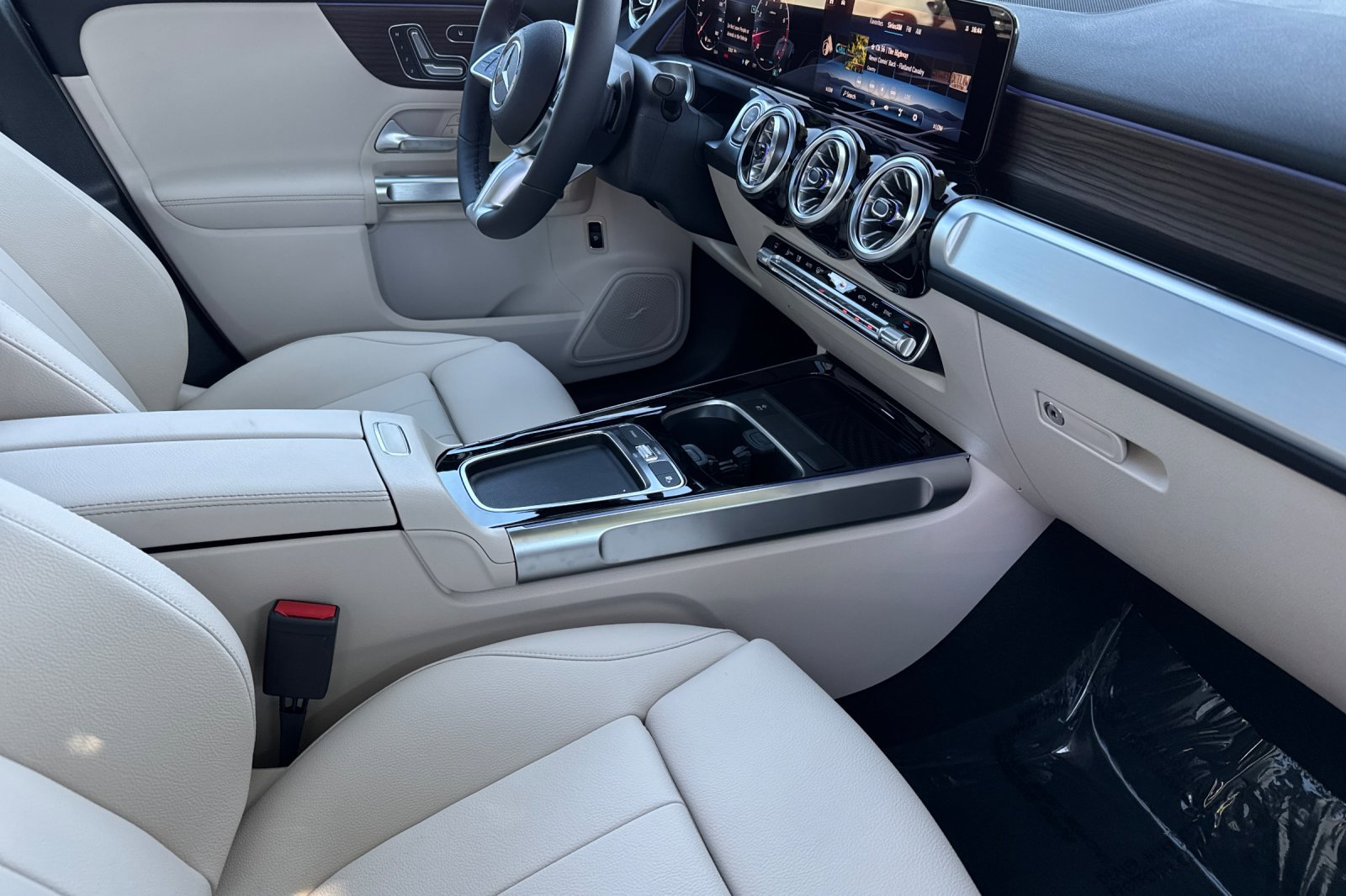 New 2026 Mercedes-Benz GLB 250 4MATIC image 16