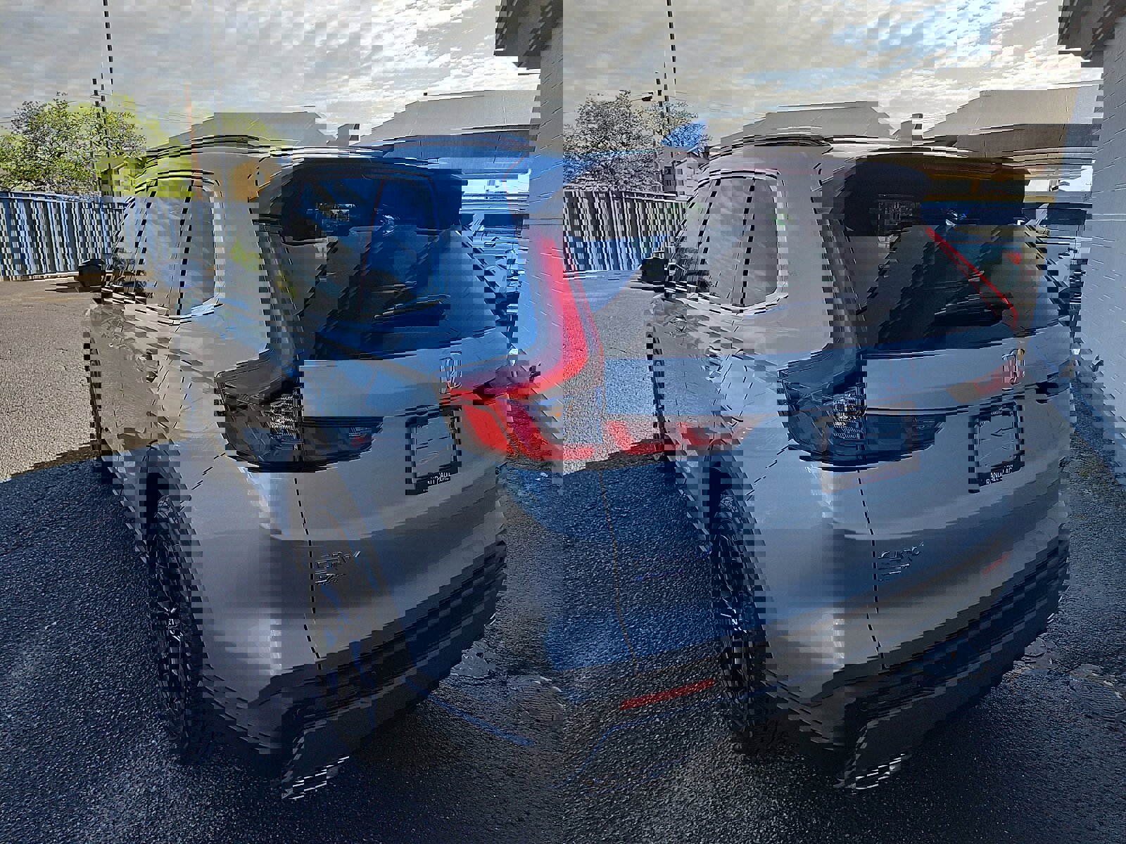 Used 2025 Honda CR-V Sport-L image 3